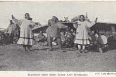 Drum dancing, צפון אלסקה, 1924